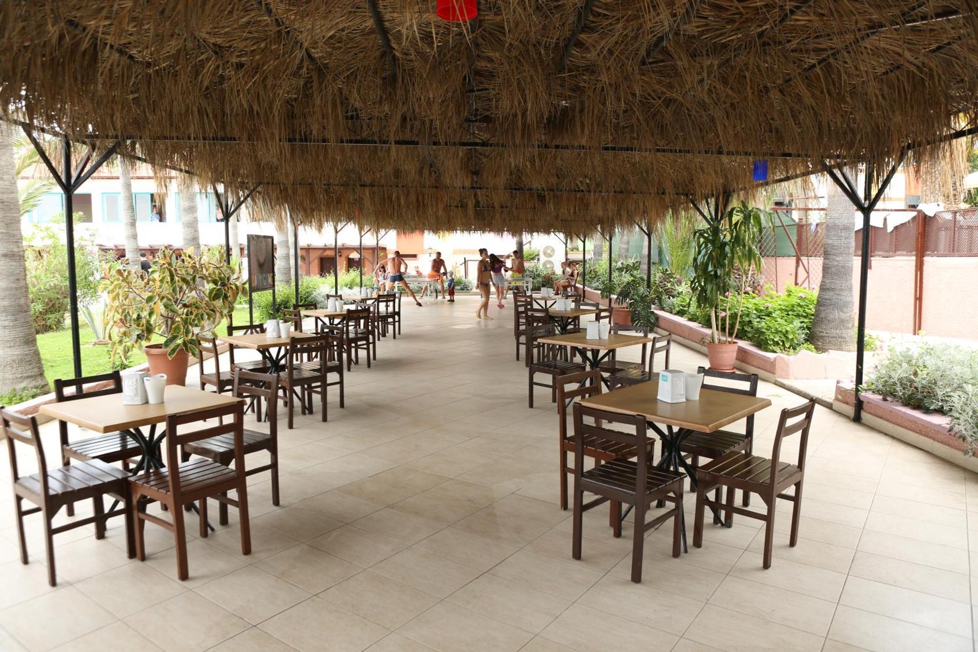Club Tropical Beach Hotel Toslak Buitenkant foto