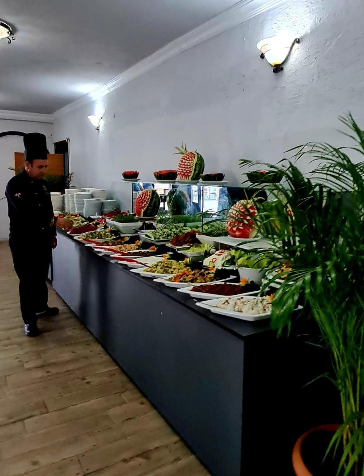 Club Tropical Beach Hotel Toslak Buitenkant foto